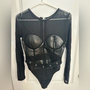 Manière de voir body faux leather